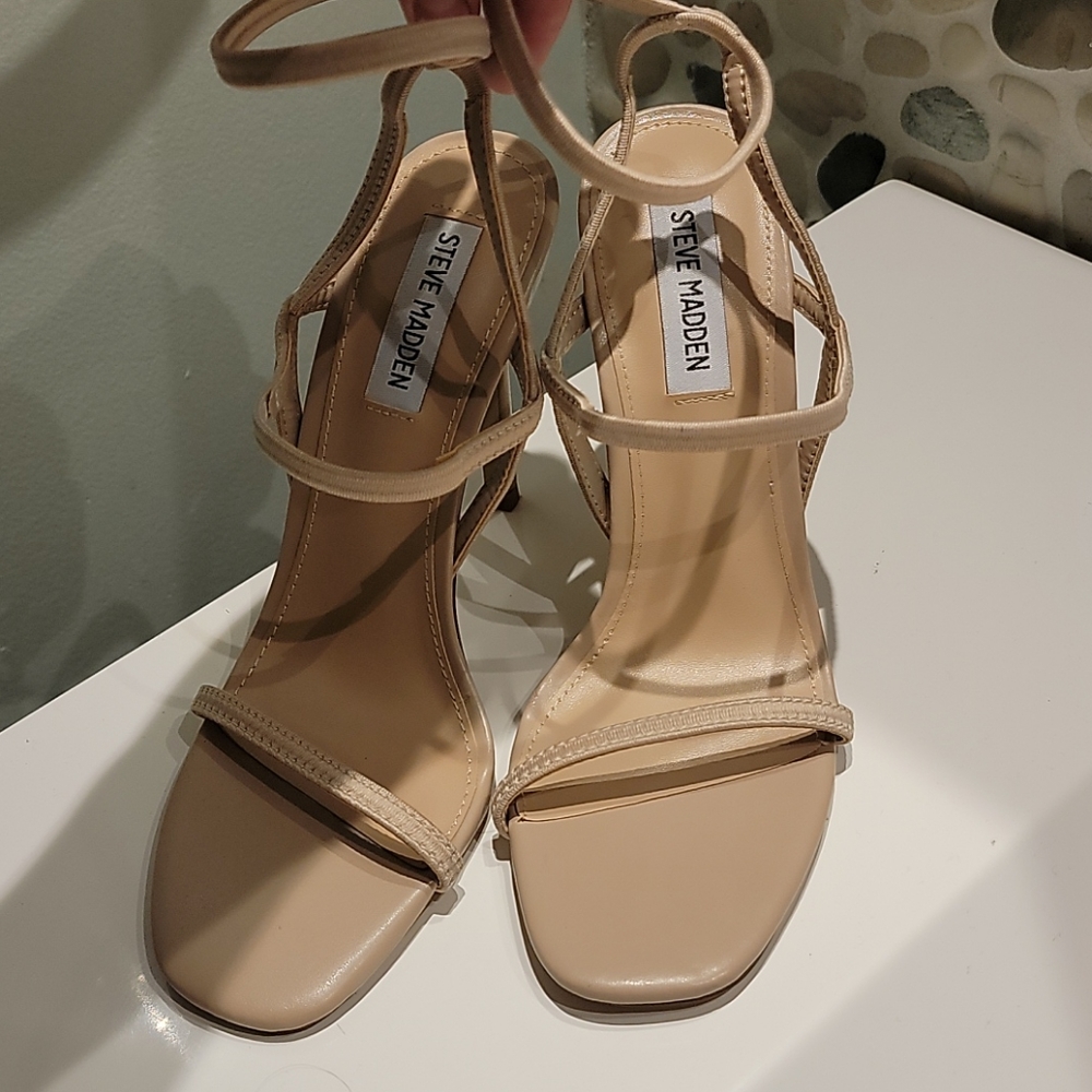 Steve madden strappy sandals
